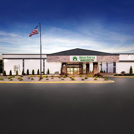 Hometowne Studios By Red Roof & Conference Center コートランド エクステリア 写真
